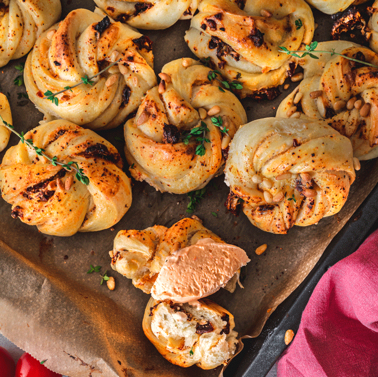 Herzhafte Hefeknoten mit miree Paprika-Chili - miree